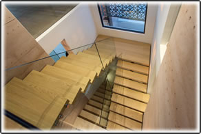 Floors of Distinction